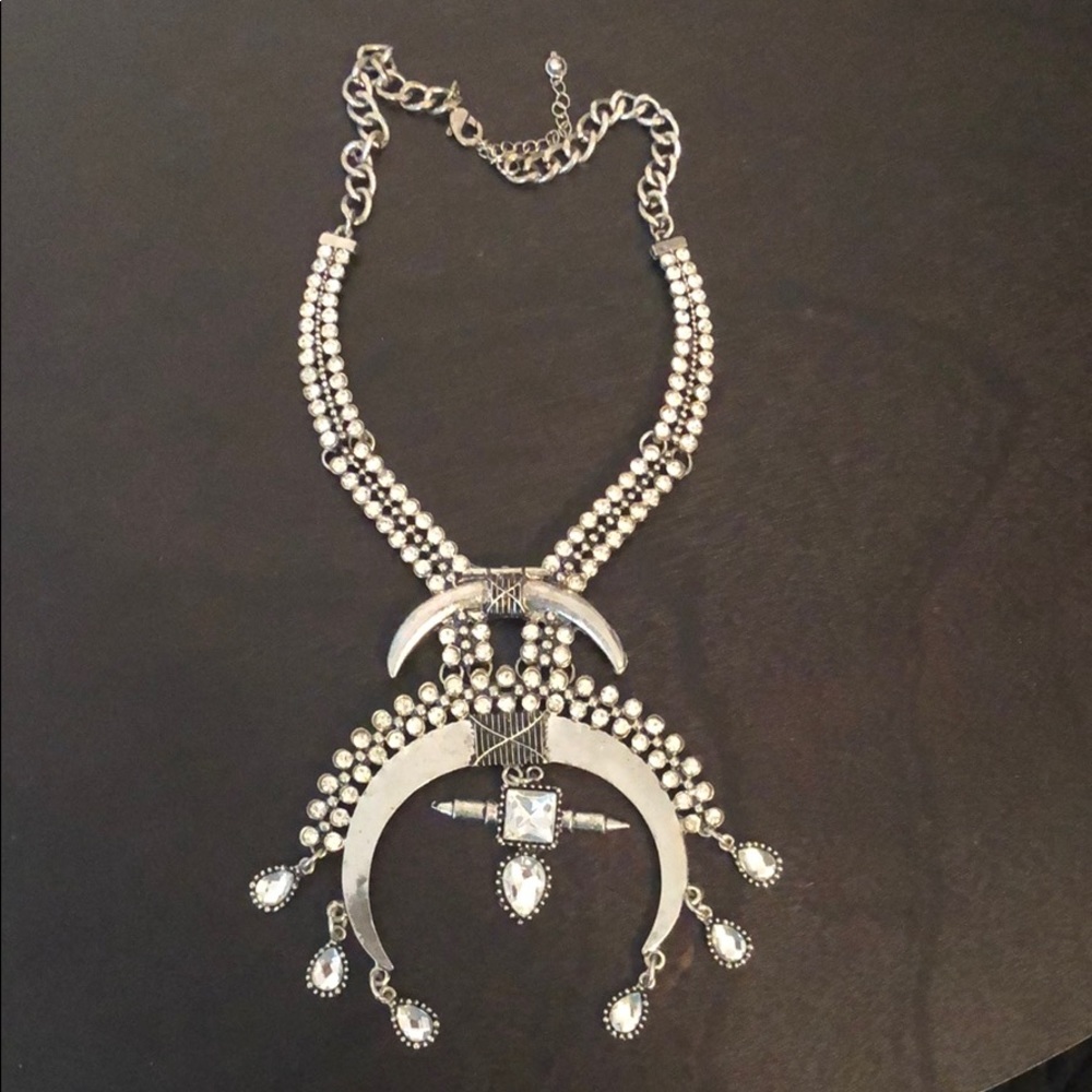 Statement necklace